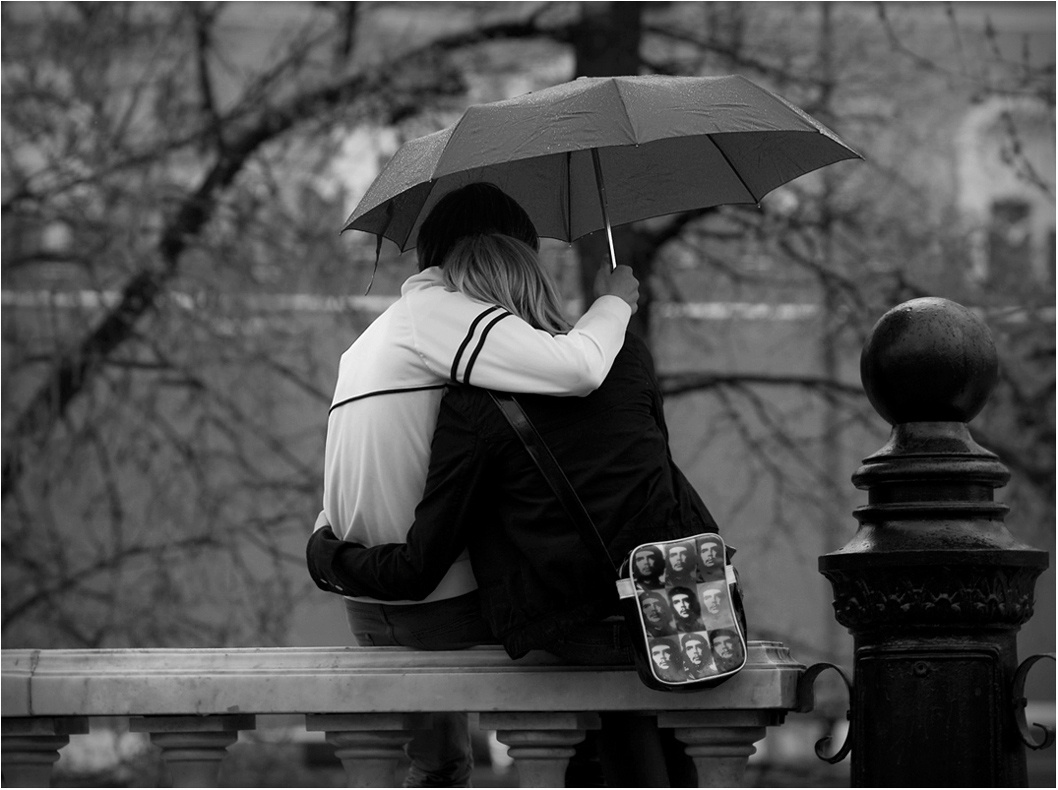 Льет ли теплый дождь, падает ли снег... дождь зонт любовь