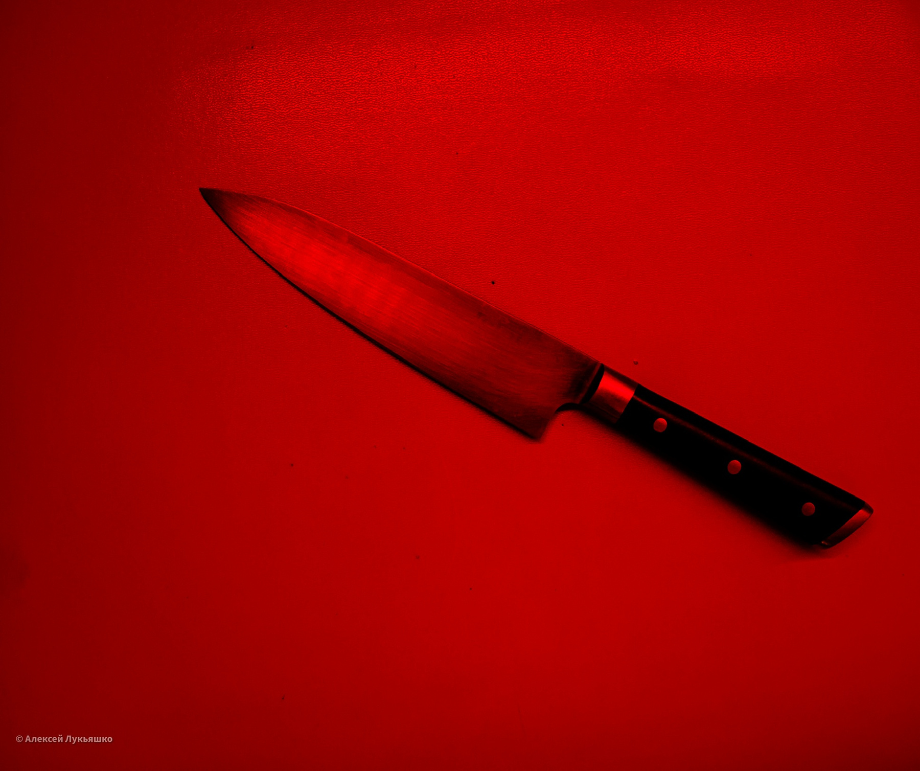 Красное пространство Красный цвет нож негатив