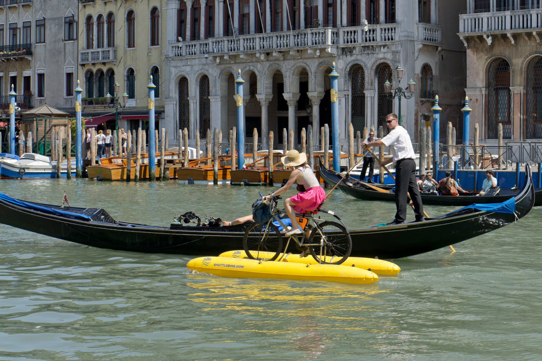 Пошла на обгон Venice Italy