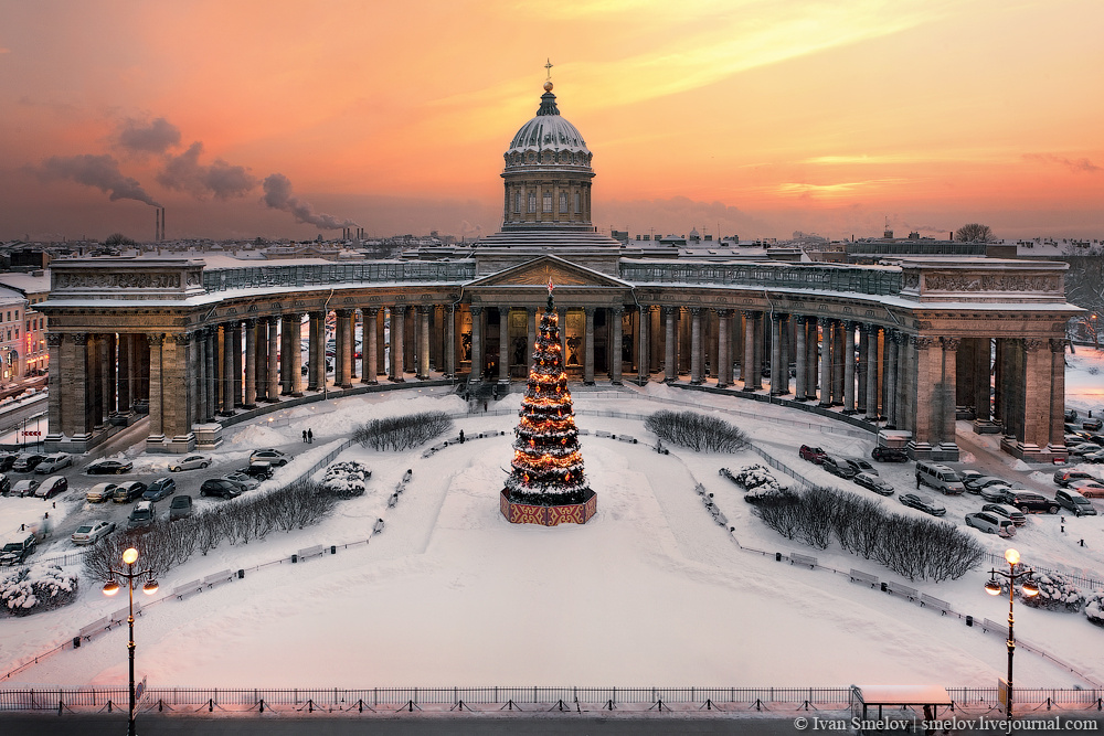 Симметрия Нового года Казанский собор елка лка новый год рождество крыши зима Питер Санкт-Петербург