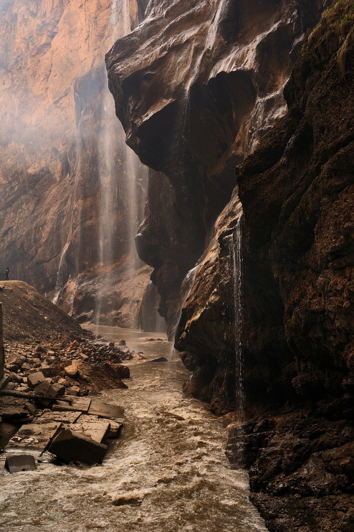 Чегемские водопады Кабардино-Балкария весной водопад фото путешествия горы весна фотограф пейзаж