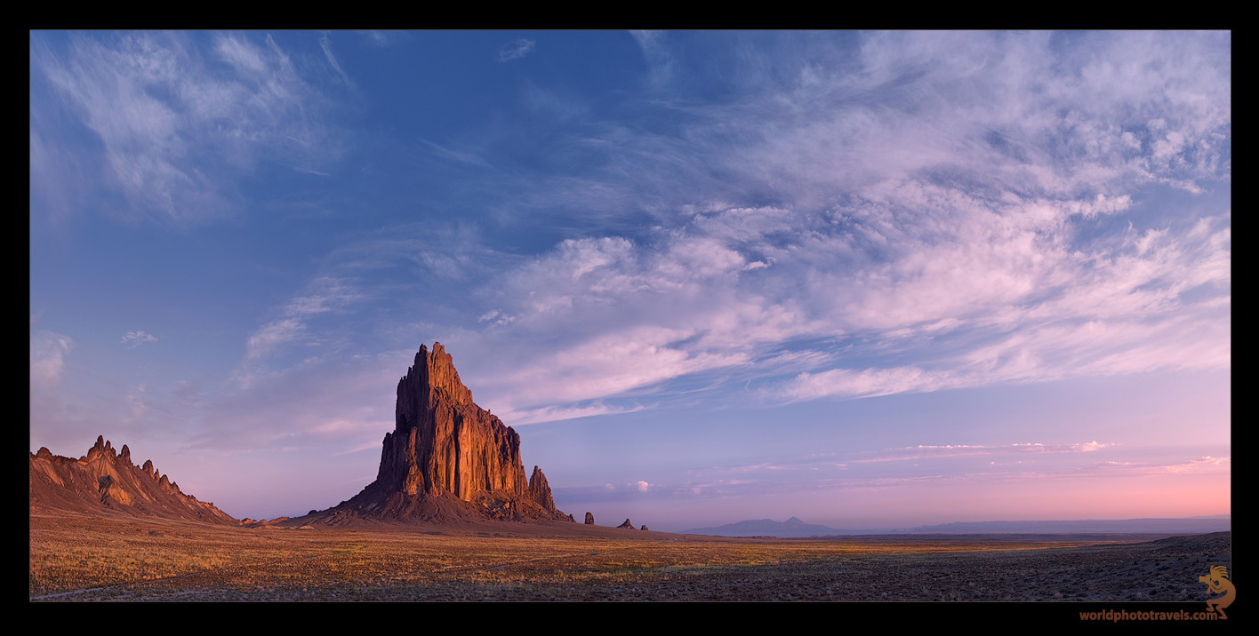 Tse Bi Dahi или Скала с Крыльями Tse Bi Dahi, Shiprock, Four Corners, New Mexico, USA