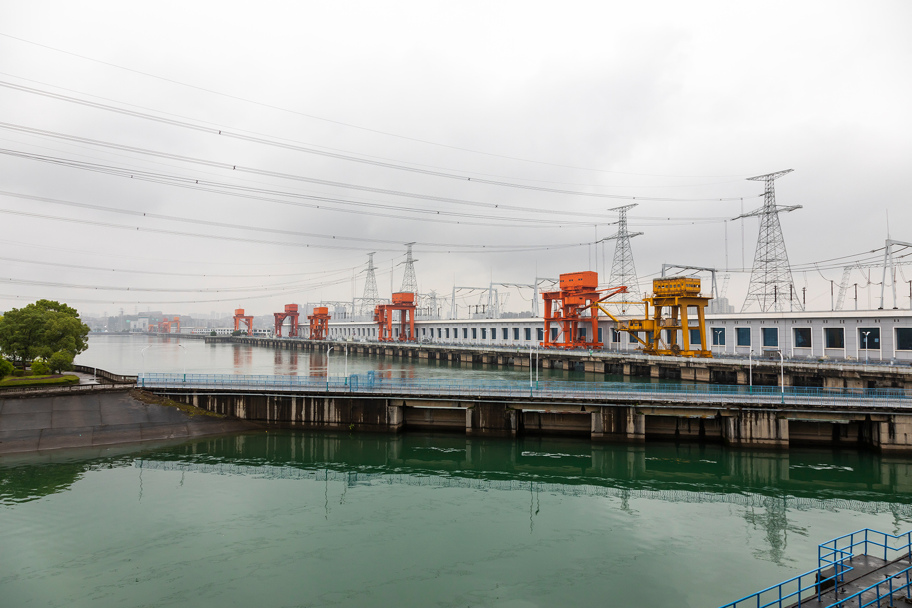 Гидроэлектростанция на реке Янцзы 