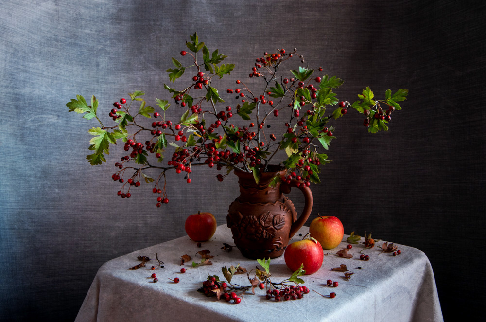 Осенний каприз Осень натюрморт боярышник осенние яблоки октябрь
