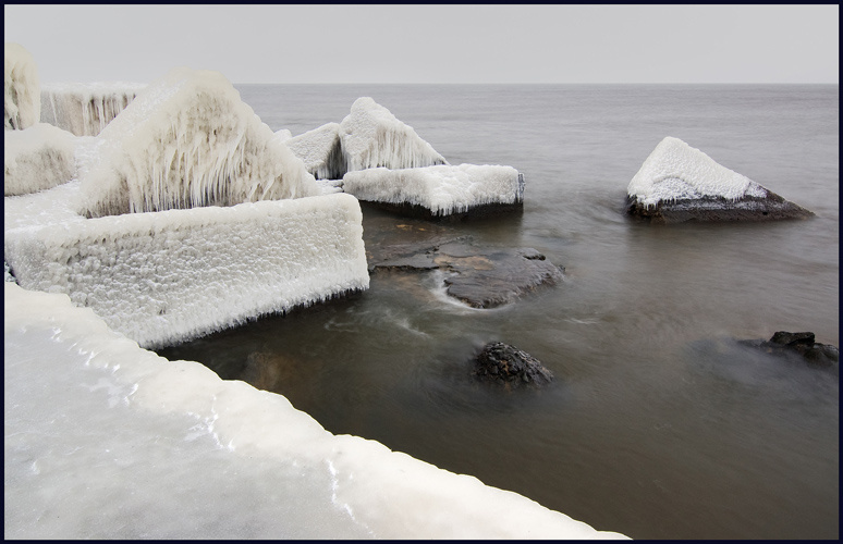 *** море камни сосульки