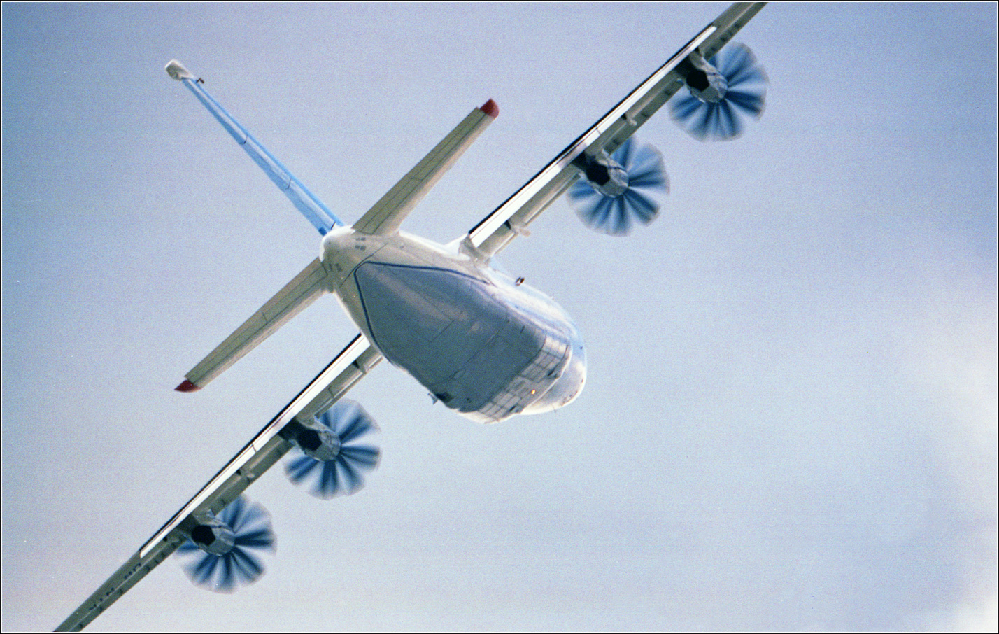 Ан-70 Ан-70 1999.08.19 МАКС-99 Жуковский авиация самолет полёт
