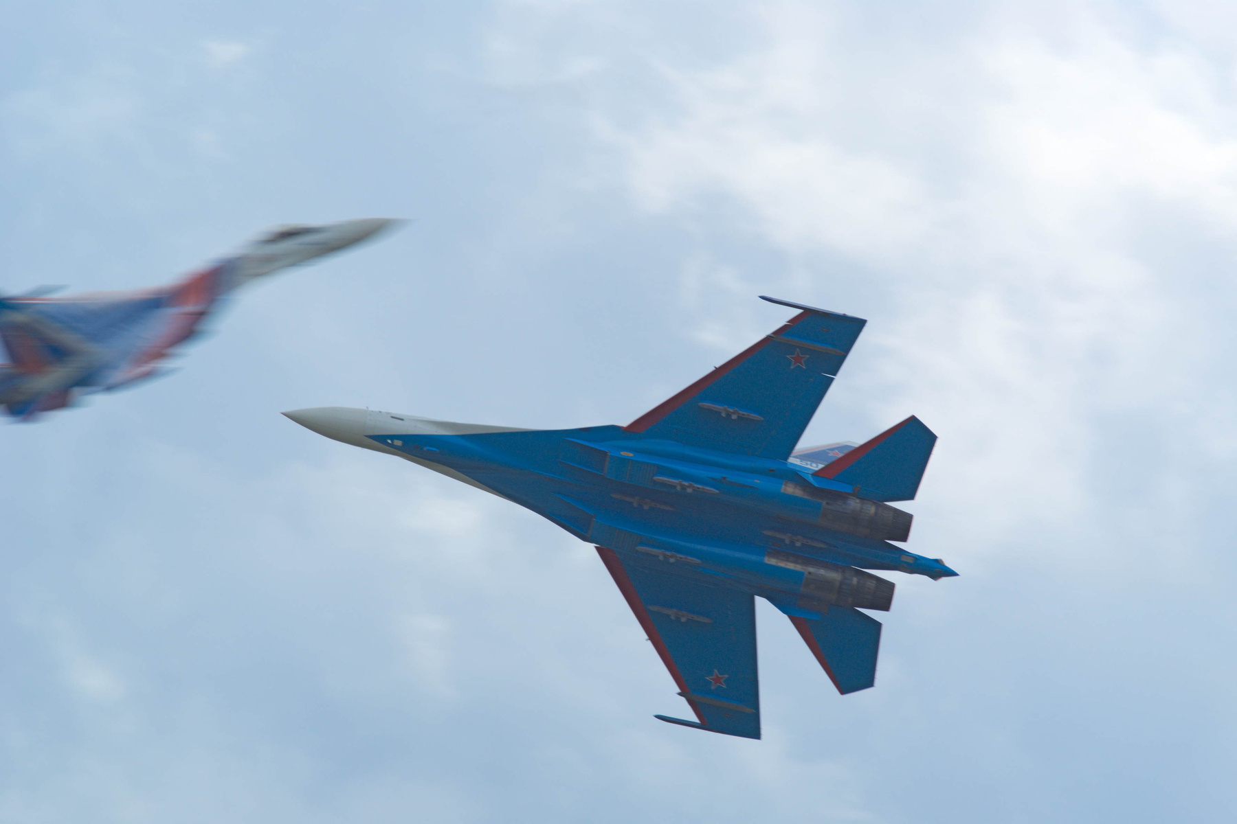 Дуэль ВКС ВВС Су-35С Кубинка Русские витязи авиация самолет эффект Прандтля-Глоерта
