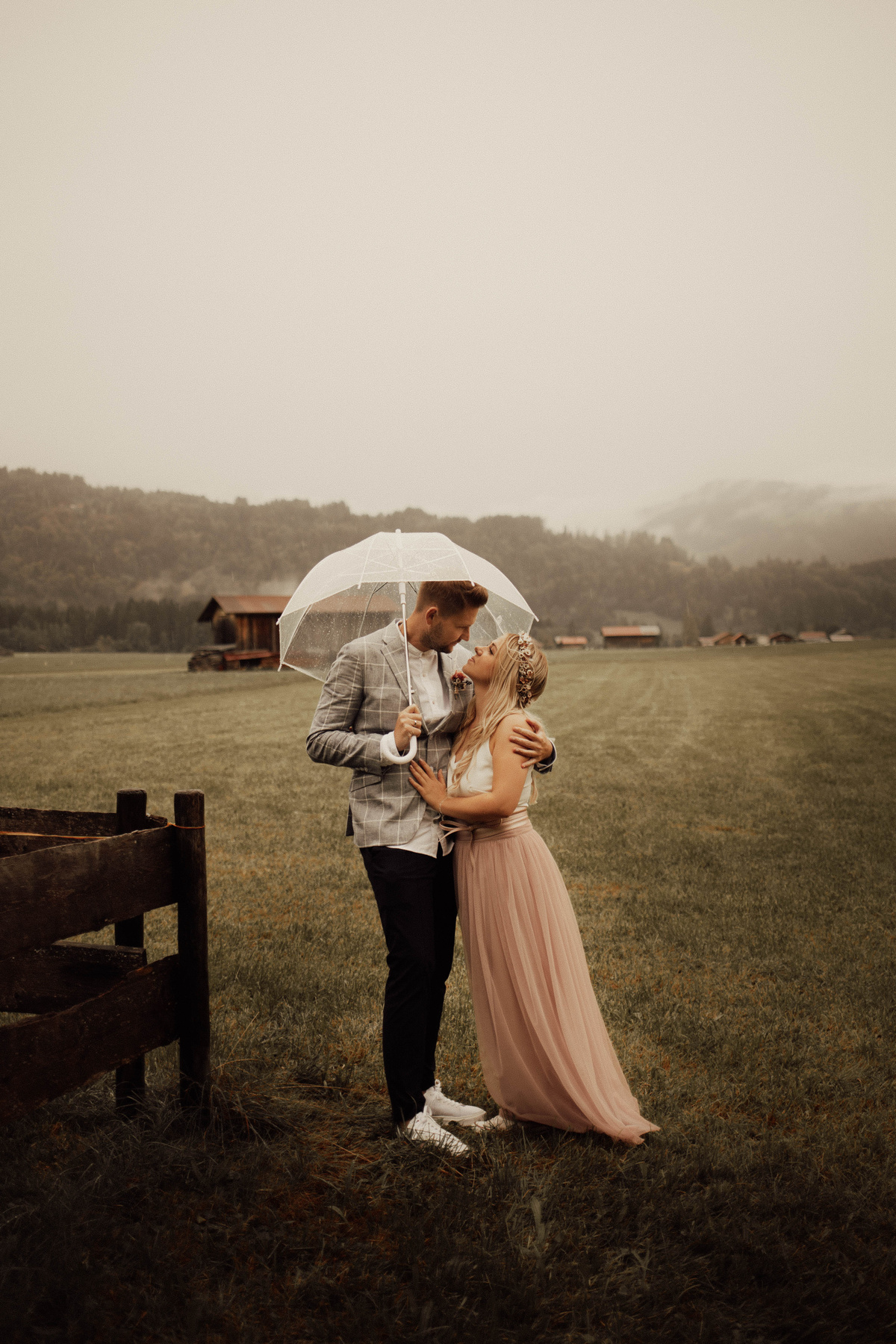 в горах Баварии озеро пара свадьба фотопрогулка германия фотограф