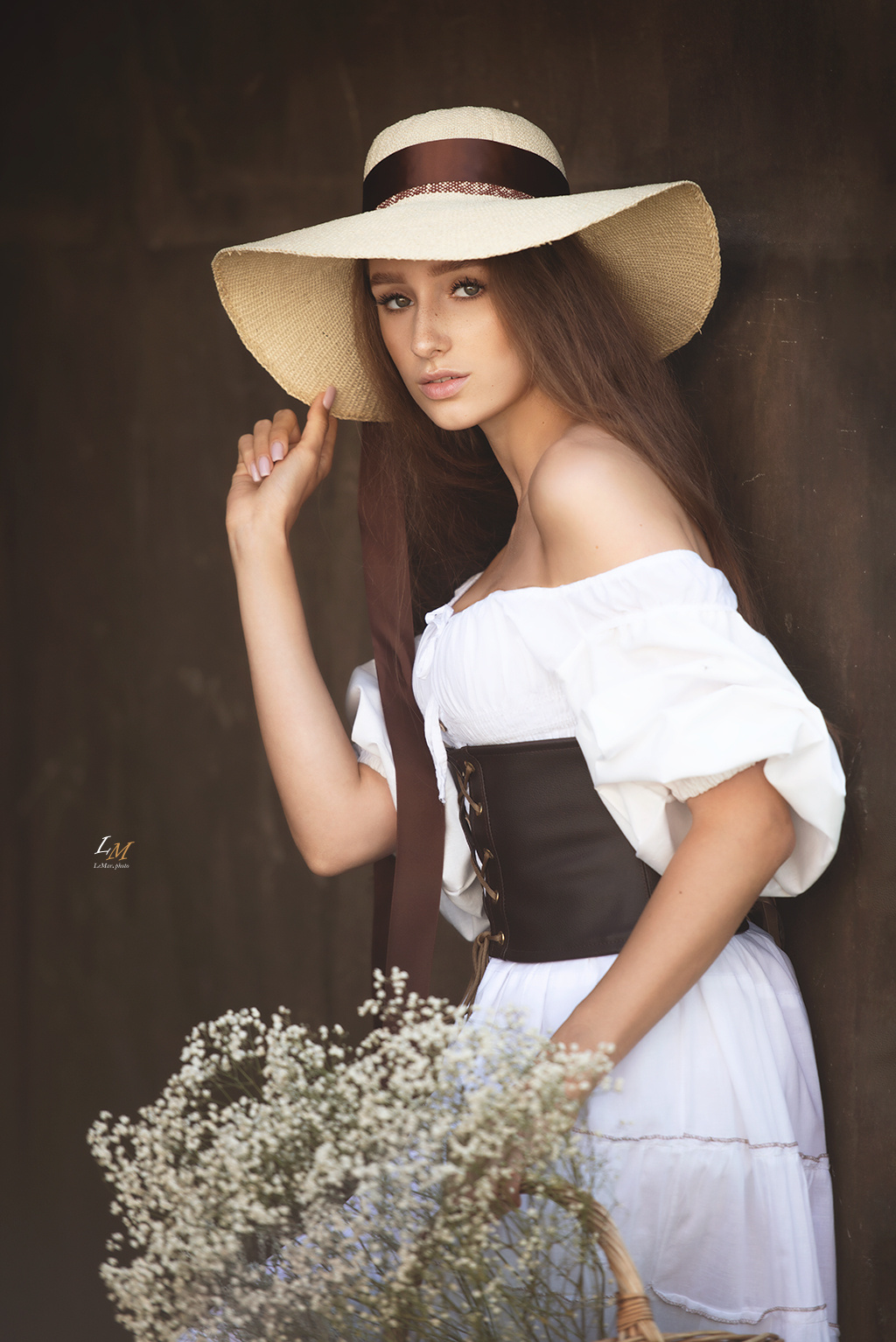 Полина портрет девушка пленер лето фотограф Москва шляпка цветы