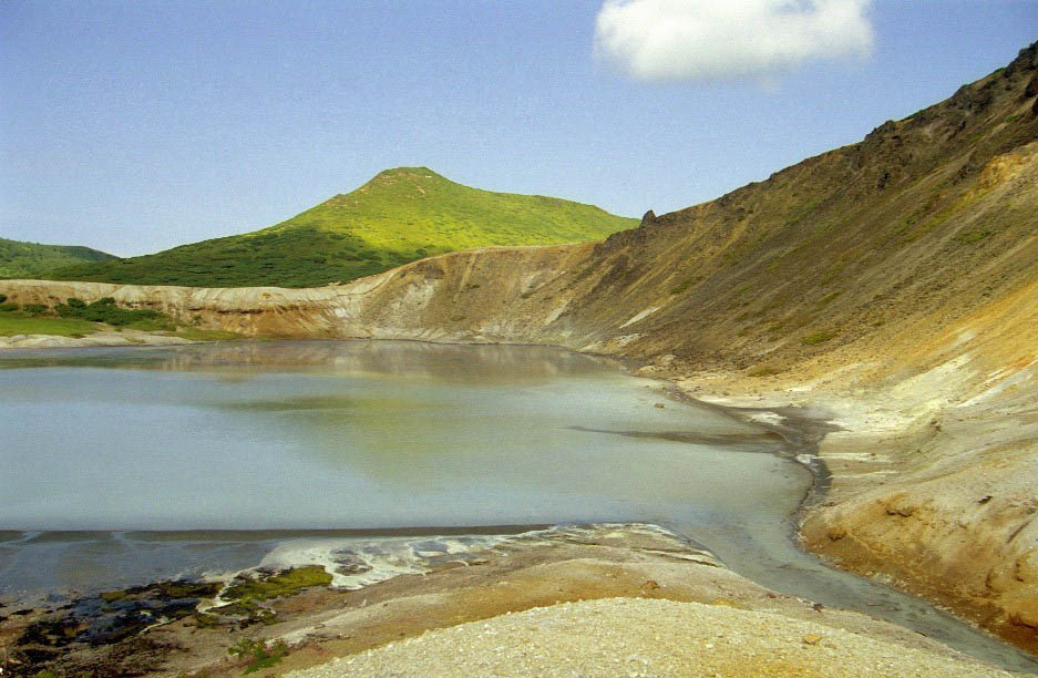 Опять кислое; часть 2-я (правая) Курилы Кунашир вулкан озеро