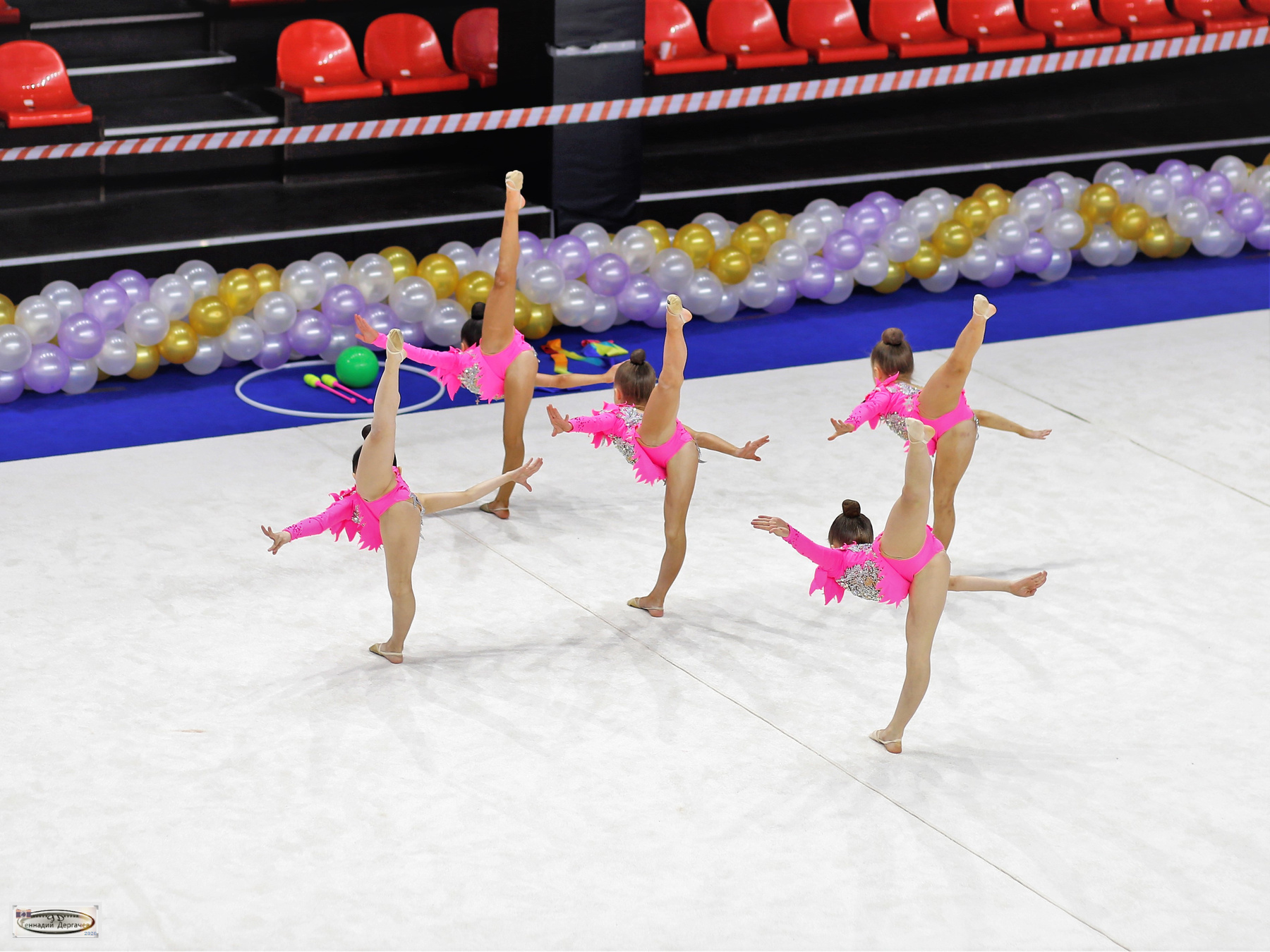 Розовые ласточки гимнастика художественная ласточки