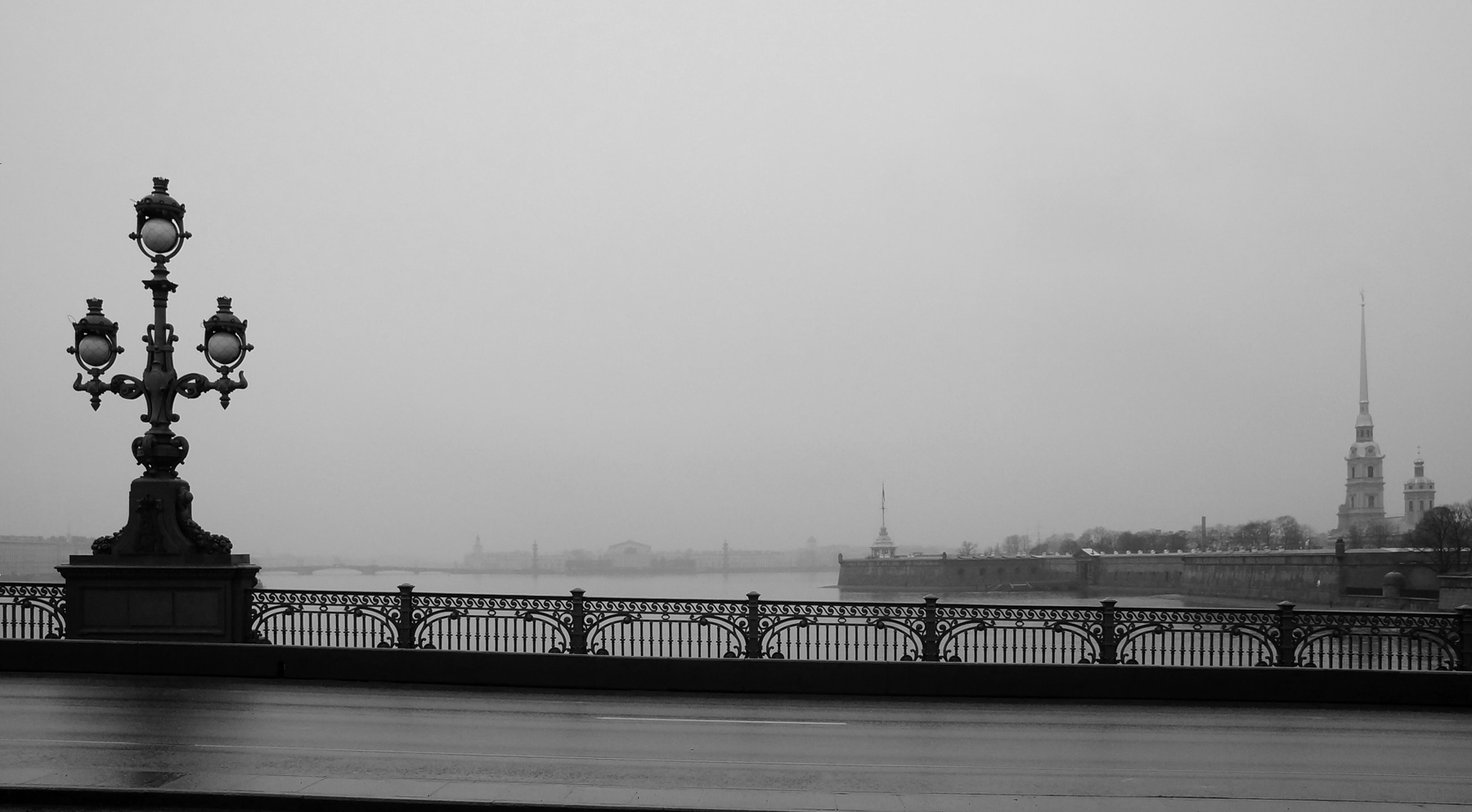 Туман на невских берегах 2 Санкт-Петербург Троицкий мост Петропавловская крепость Нева осень