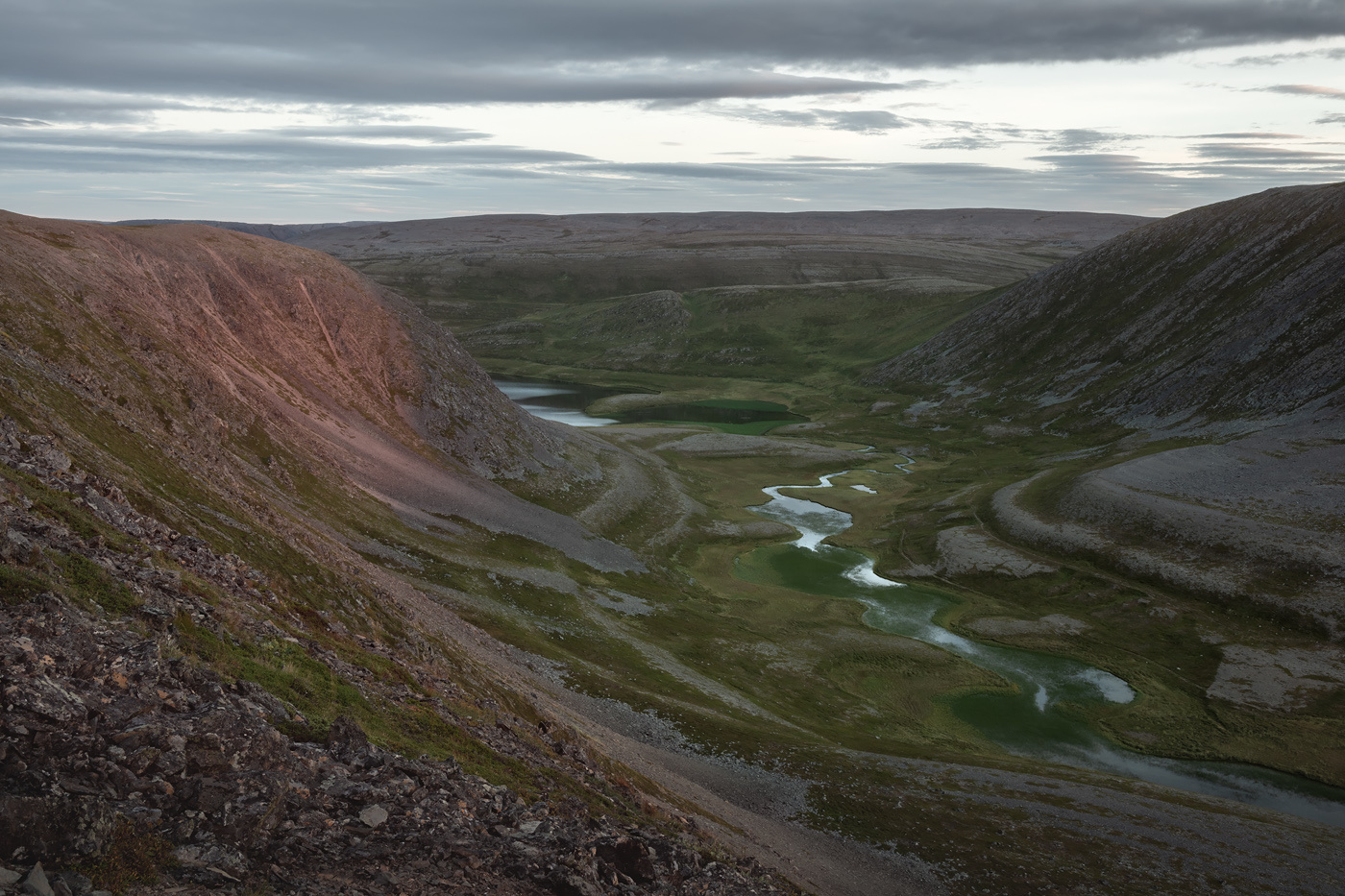 "Последний луч света" Варангер тундра Норвегия Финнмарк Арктика полосатые горы