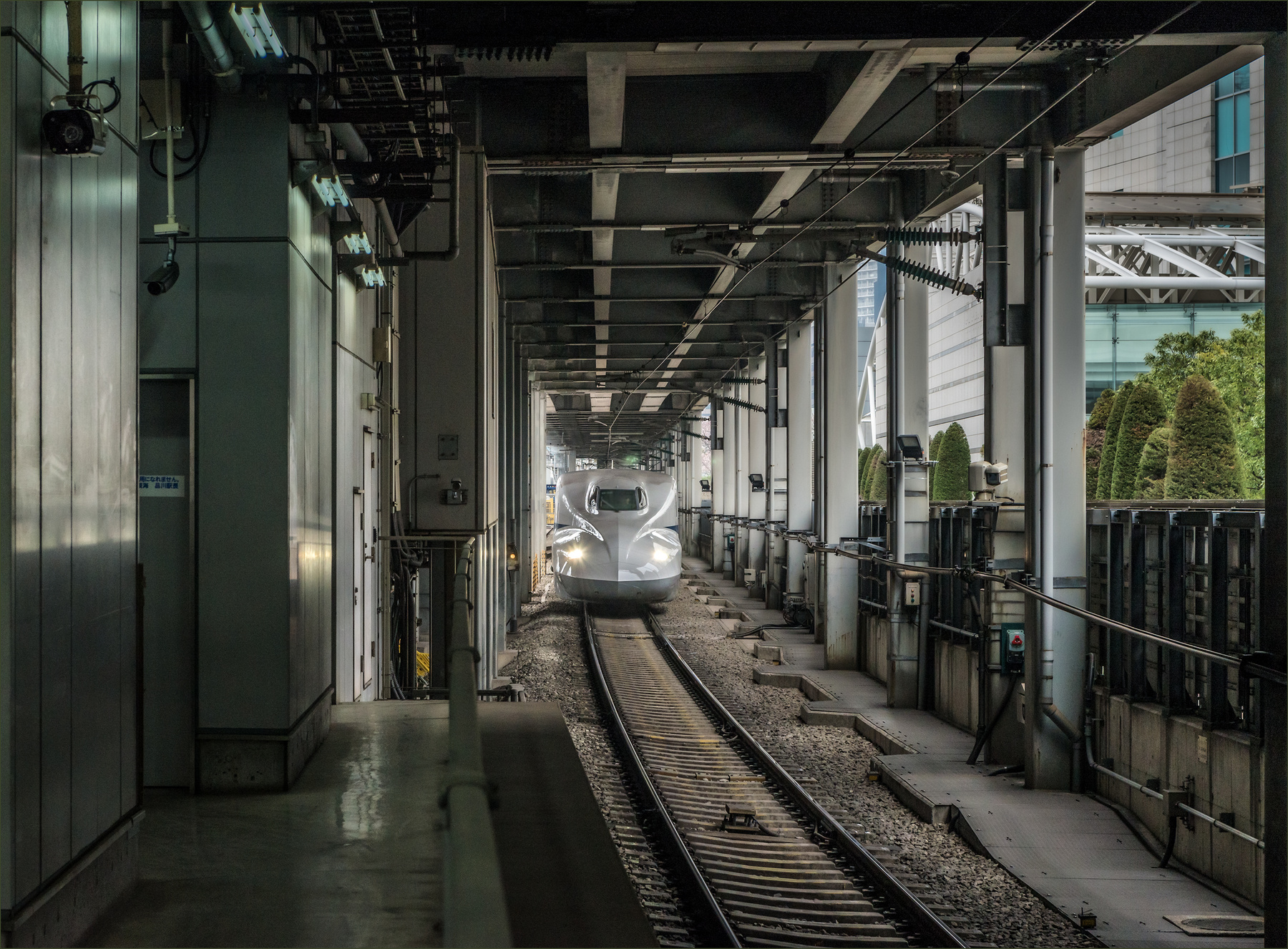 Скоростной поезд "Синкансэн" поезд вокзал