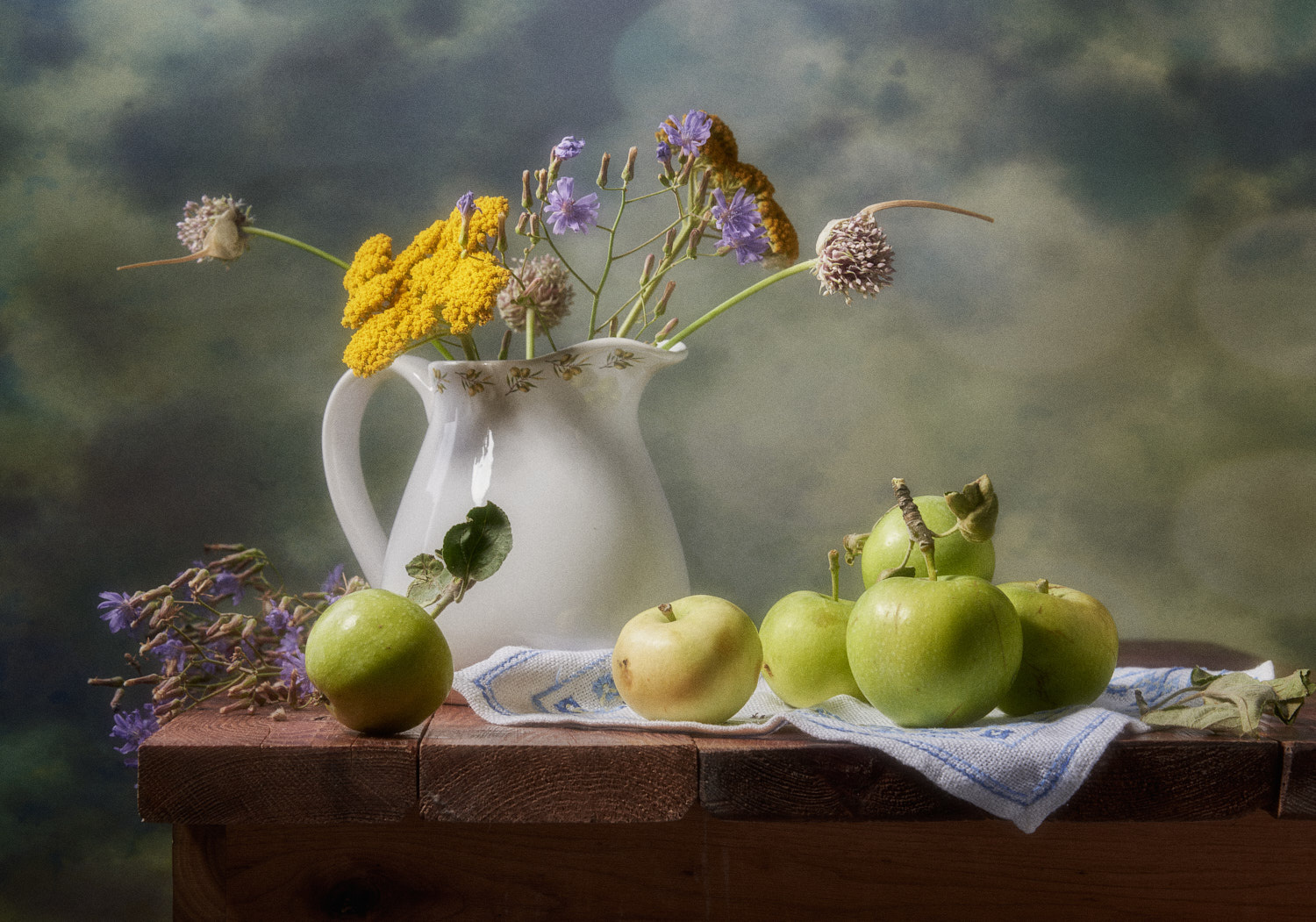 Белый налив натюрморт композиция постановка сцена плоды еда фрукты яблоки кувшин