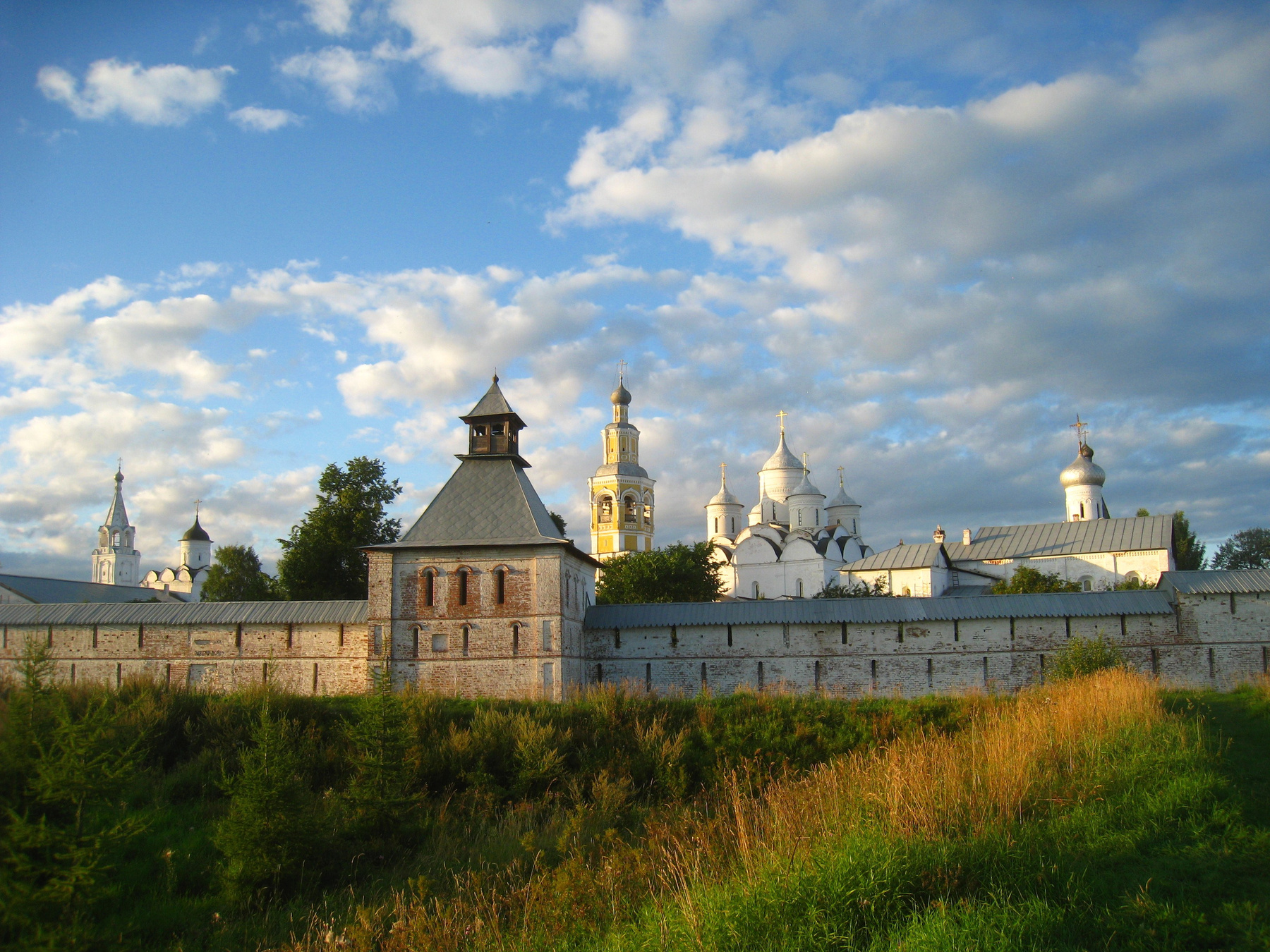 Фото прилуцкого монастыря. Прилуцкий монастырь Вологда. Спасо-Прилуцкий Димитриев монастырь.