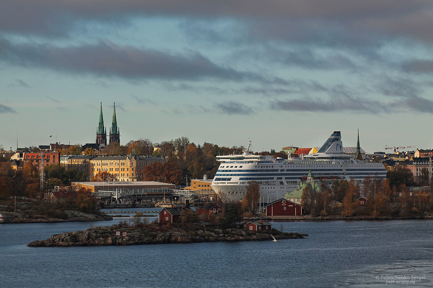 Хельсинки, порт. Паром порт Хельсинки