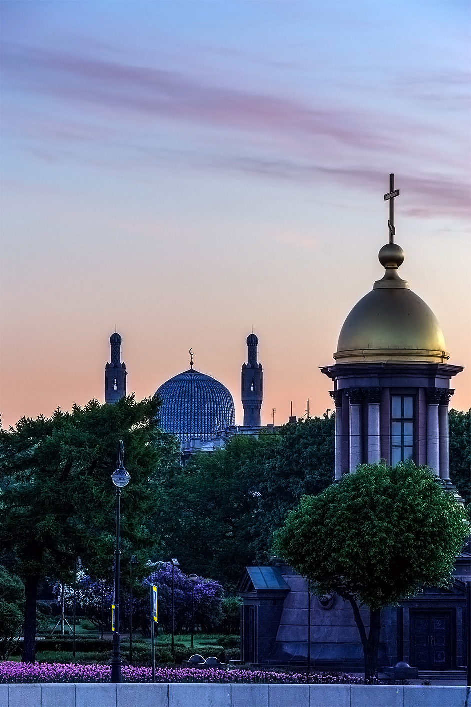 Эклектика Петербурга Петербург часовня Троицы Животворящей мечеть утро