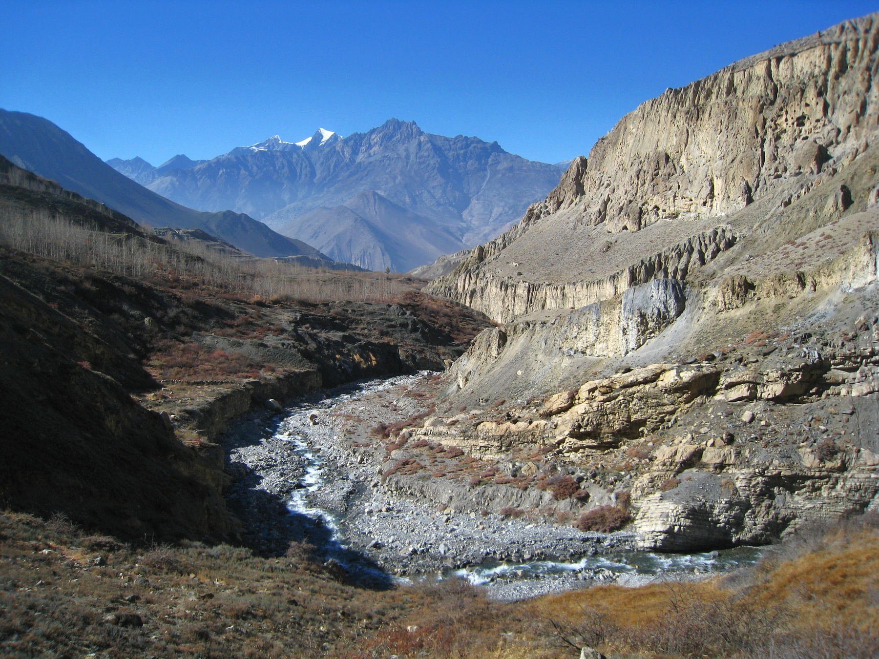 Осень в гималаях. Непал вулкан кратер горы скалы