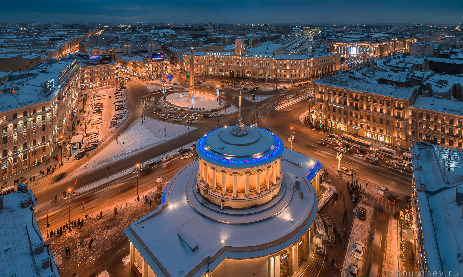 Площадь Восстания и Московский вокзал россия петербург зима новый год площадь снег вечер