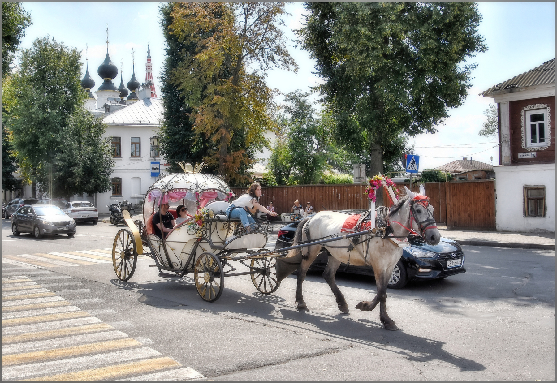 ..... Где то в России ( фото альманах ) ..... улица события люди лошадь