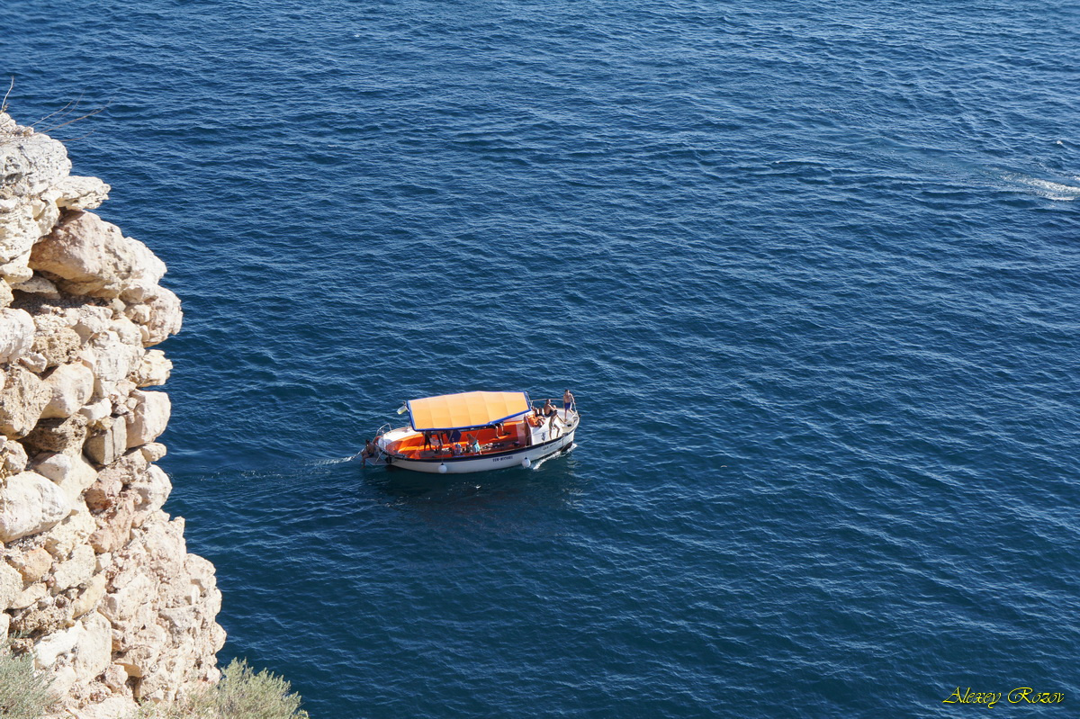 Катерок море Балаклава лето катер высота обрыв Крым