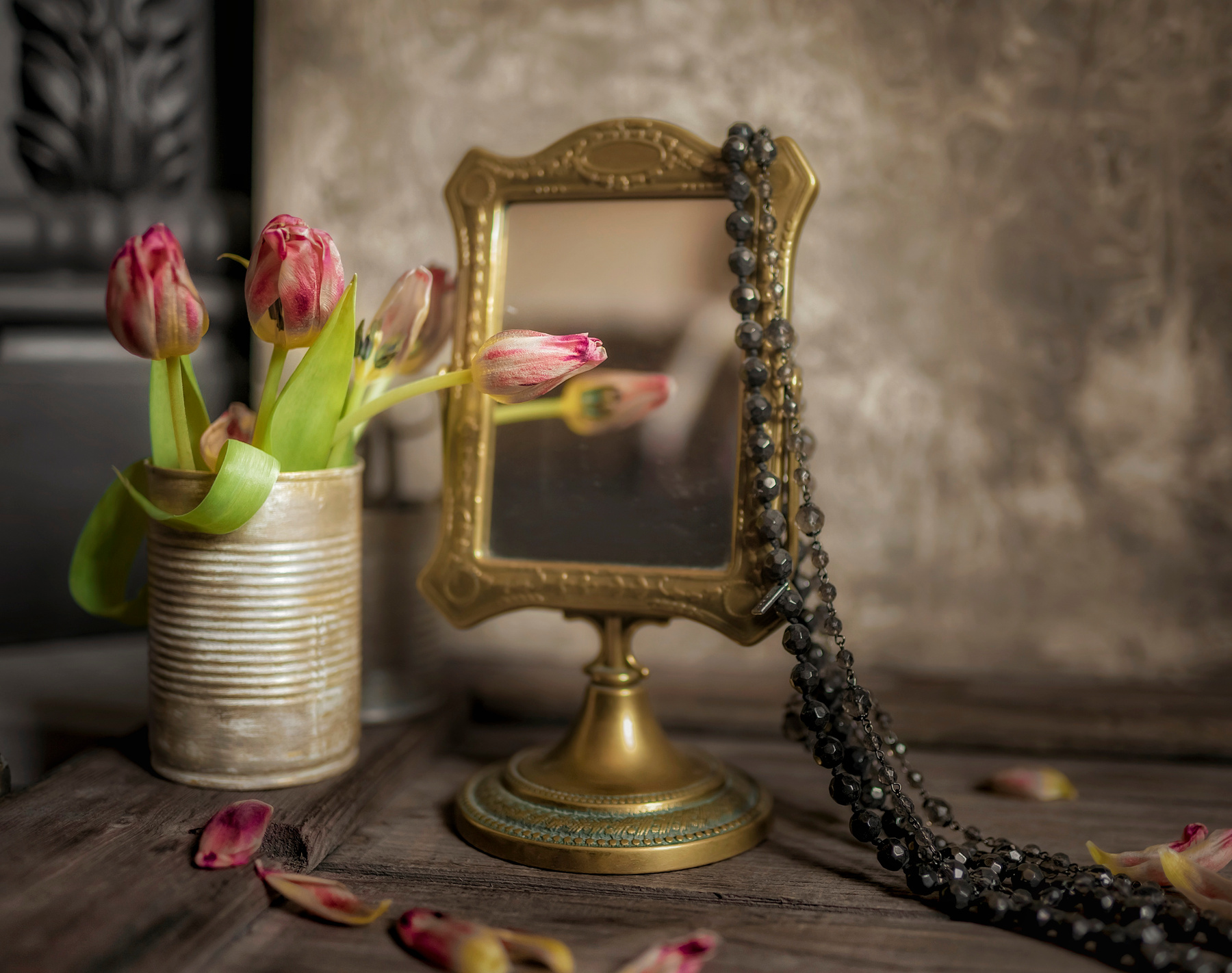 Тюльпаны Цветок ваза зеркало натюрморт