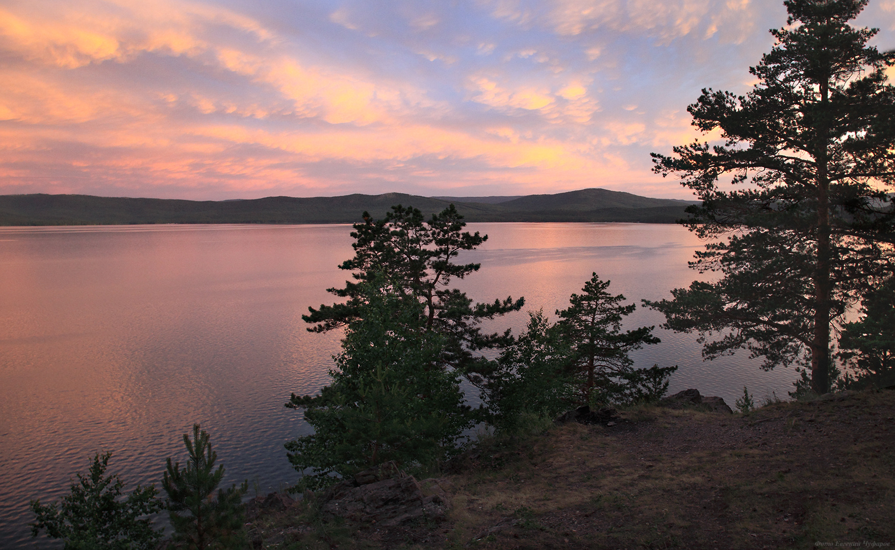 Краски восхода на озере Тургояк Восход озеро Тургояк Южный Урал