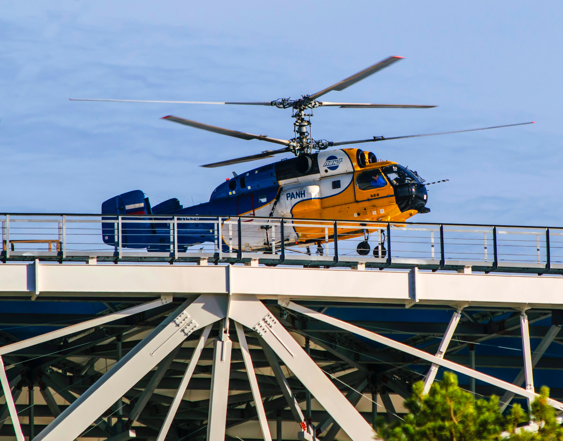 Вертолет на крыше К32 Волгоград-Арена Волгоград