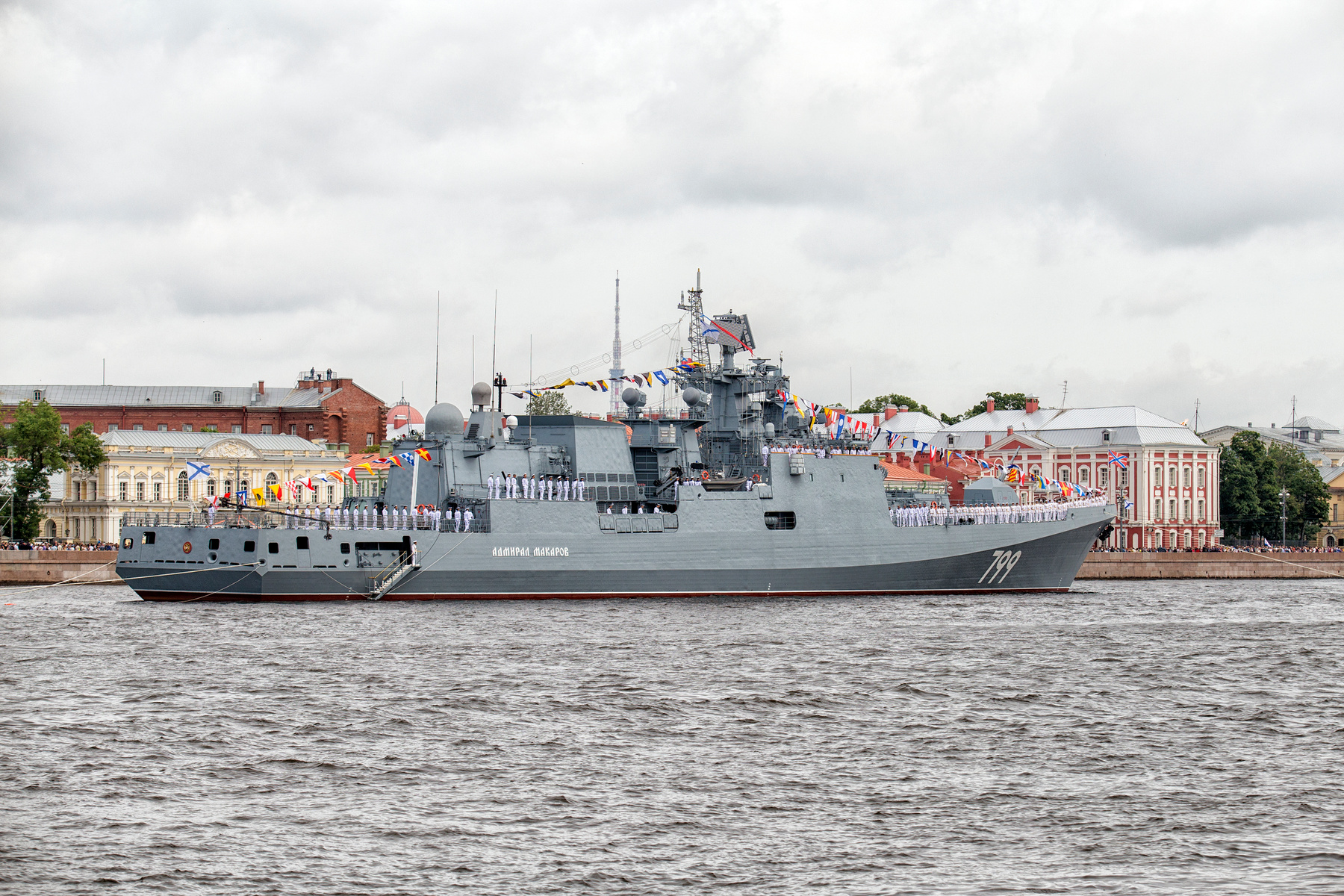 Адмирал Макаров на Неве 