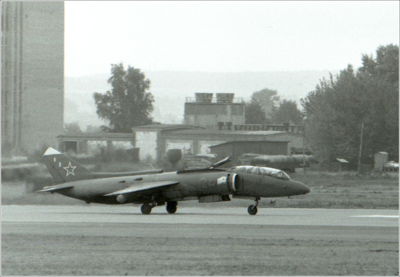 Як-38 Як-38 авиация самолет стоянка Жуковский 1992