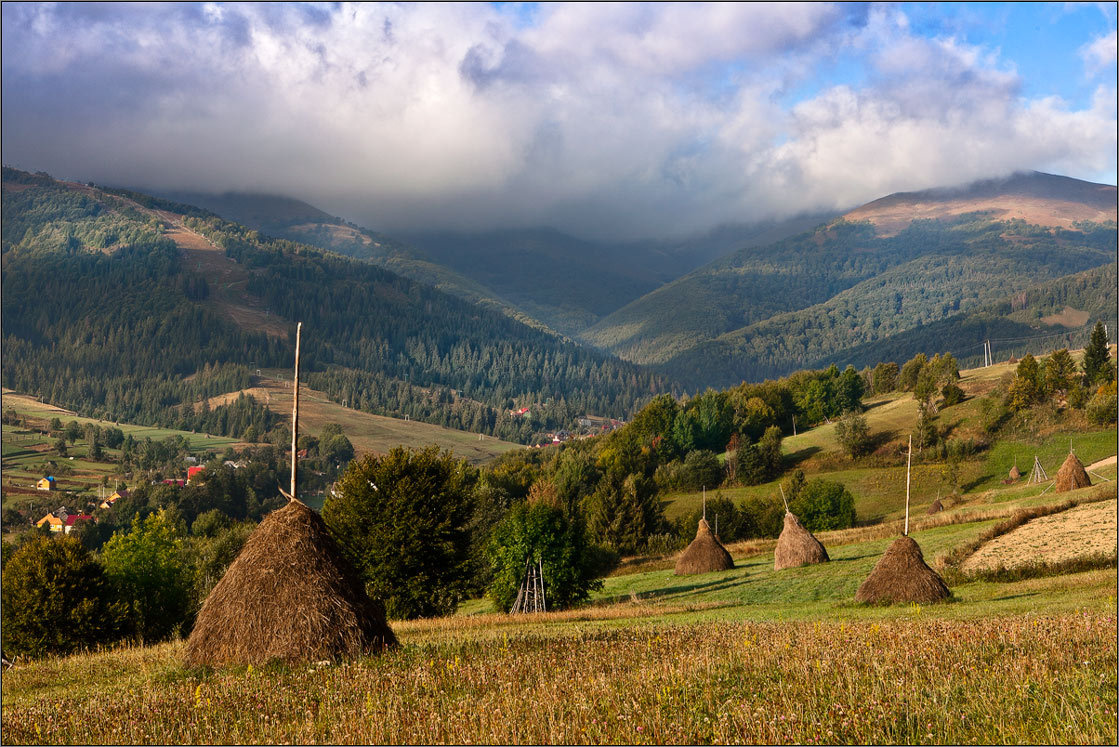 Изба в горах Закарпатья картина