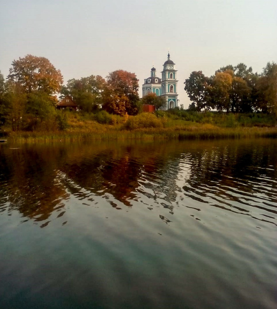 На Столбушинском озере Столбушино озеро церковь осень храм