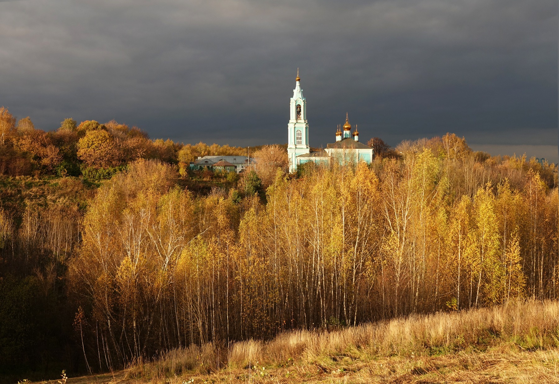 Осенний закат Крылатские холмы Храм Рождества Пресвятой Богородицы