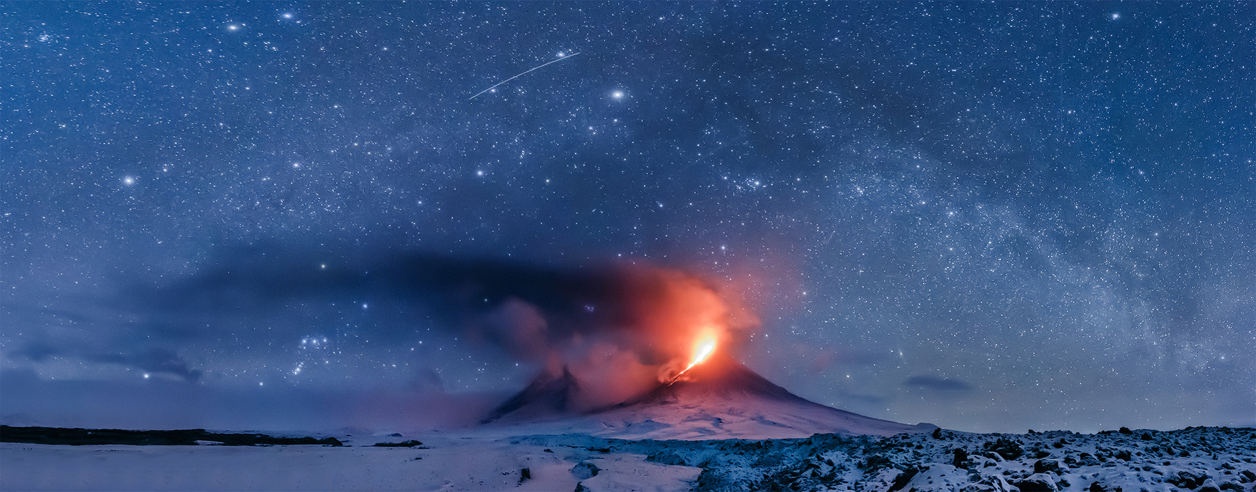 Хвост Дракона Камчатка вулкан извержение природа путешествие фототур пейзаж ночь звезды лава млечный путь