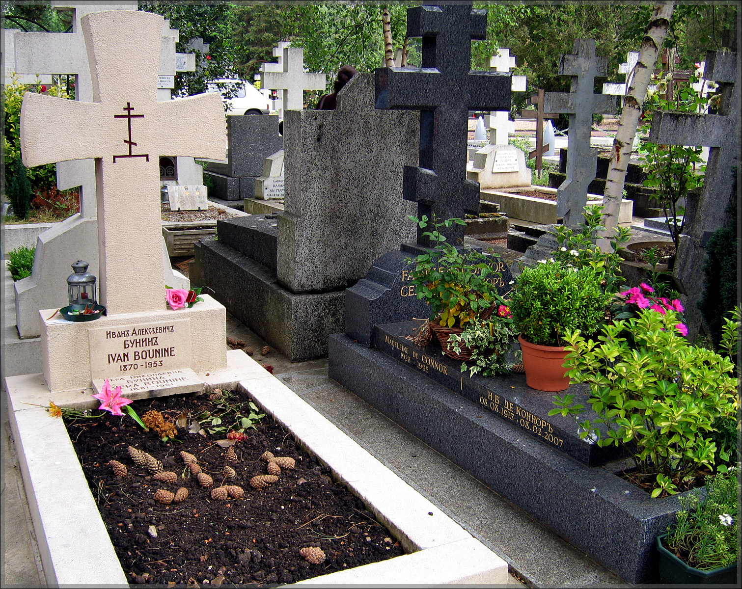 Скромное пристанище великого писателя Франция писатель Иван Бунин могила юбилей