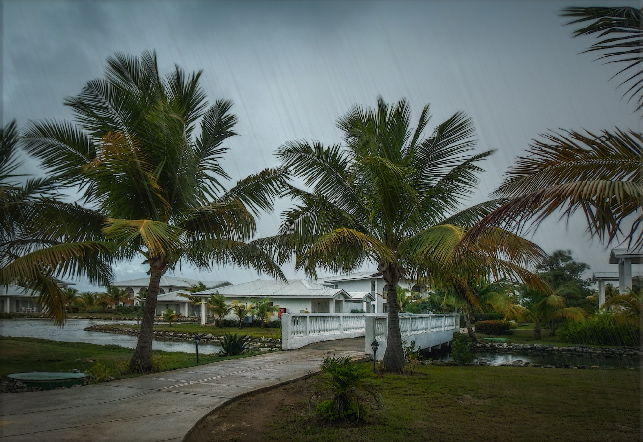***Непогода на острове свободы Кайо-Коко . Куба. 