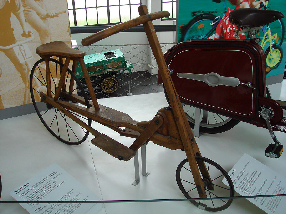 Детский велосипед с ножным приводом (1915) Детский велосипед