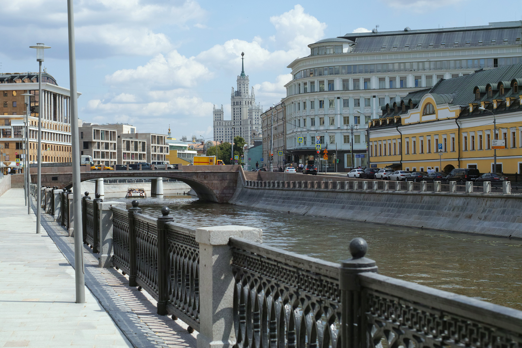 Водоотводный канал город Москва Канал Водоотводный