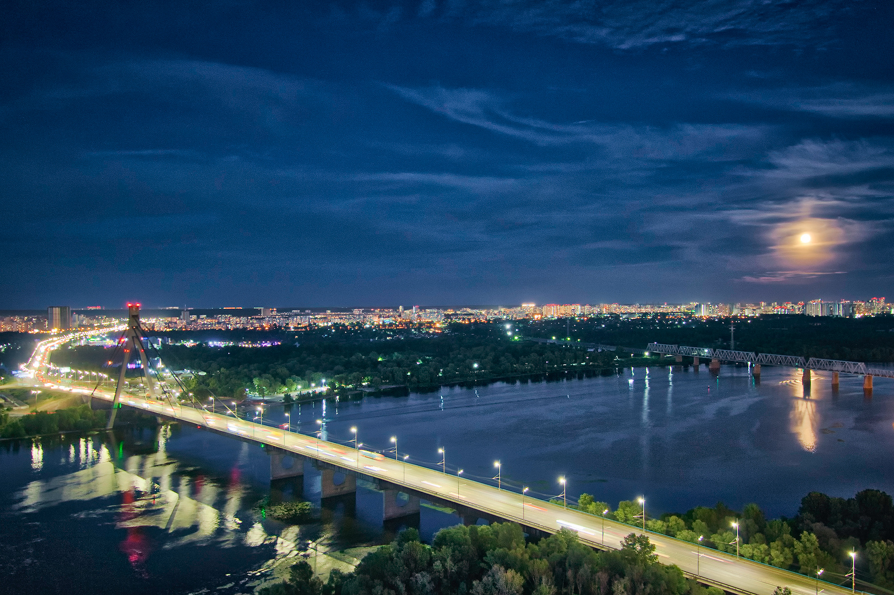 Вечерний Киев_3 ночной пейзаж ночное небо Киев город Луна Днепр река мост