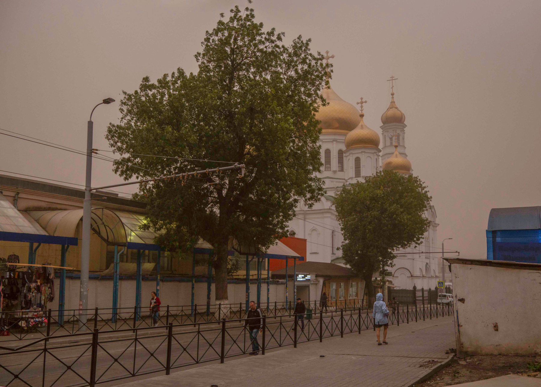 ***Ростовская песчаная буря. Кафедральный собор и рынок пыльная буря ростов на дону кафедральный собор рынок