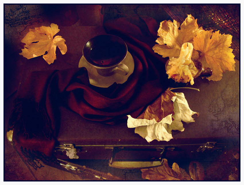 Тихая жизнь вещей №1 - "Чемоданное настроение" чемодан, чашка, осенние-листья, свеча, шарф