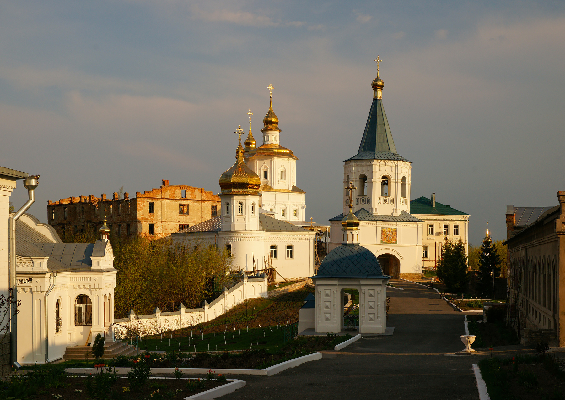 Вечерняя обитель Молчанский монастырь Путивль Украина