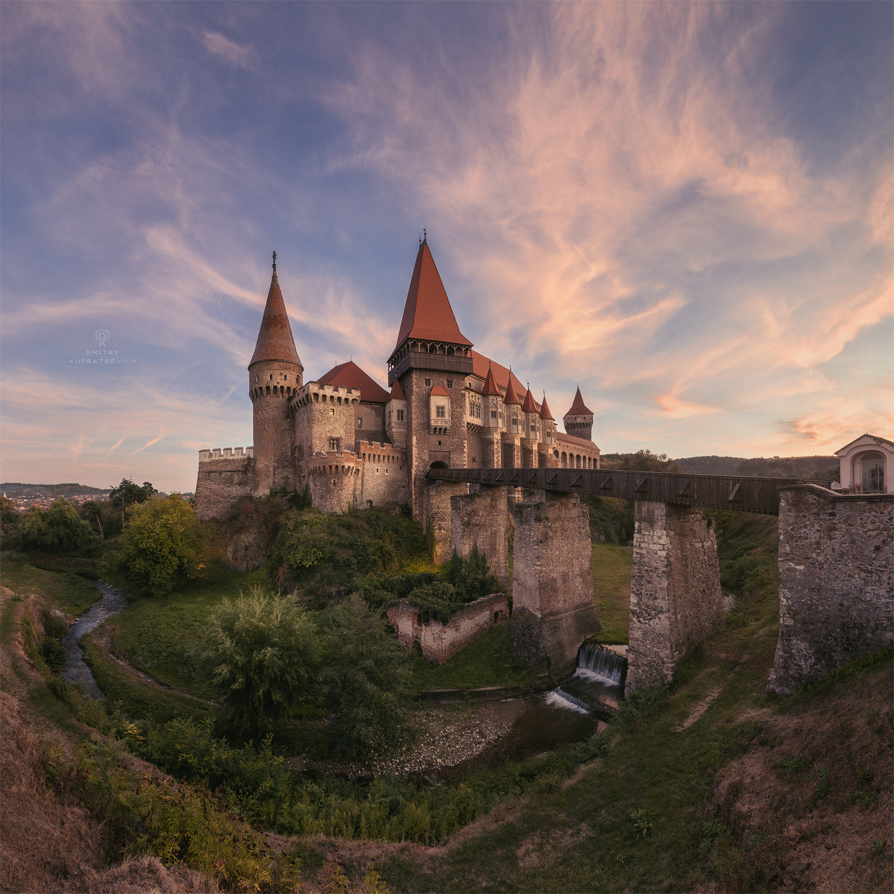 Замок Корвинов румыния закат вечер пейзаж архитектура замок карпаты трансильвания