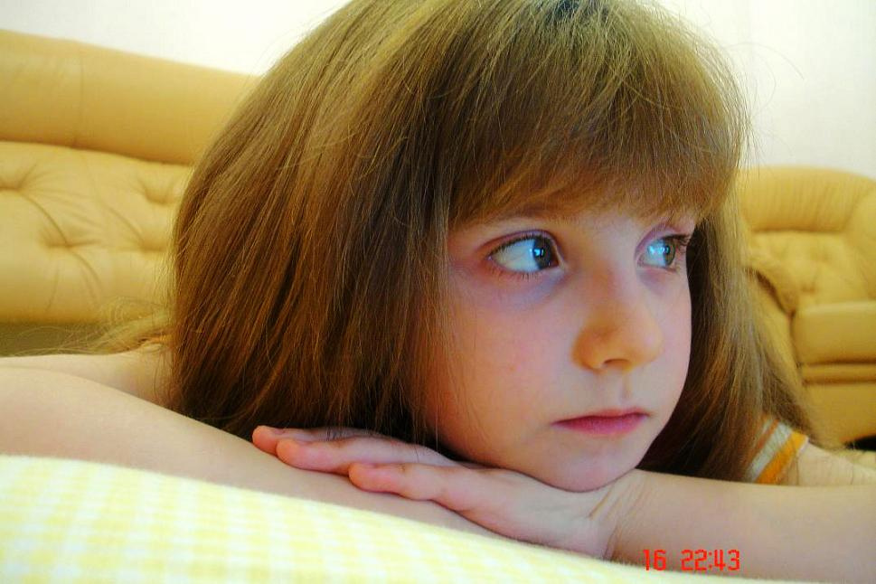 что-то взгрустнулось... ребенок дите грусть задумчивость сосредоточенность маленькое чудо