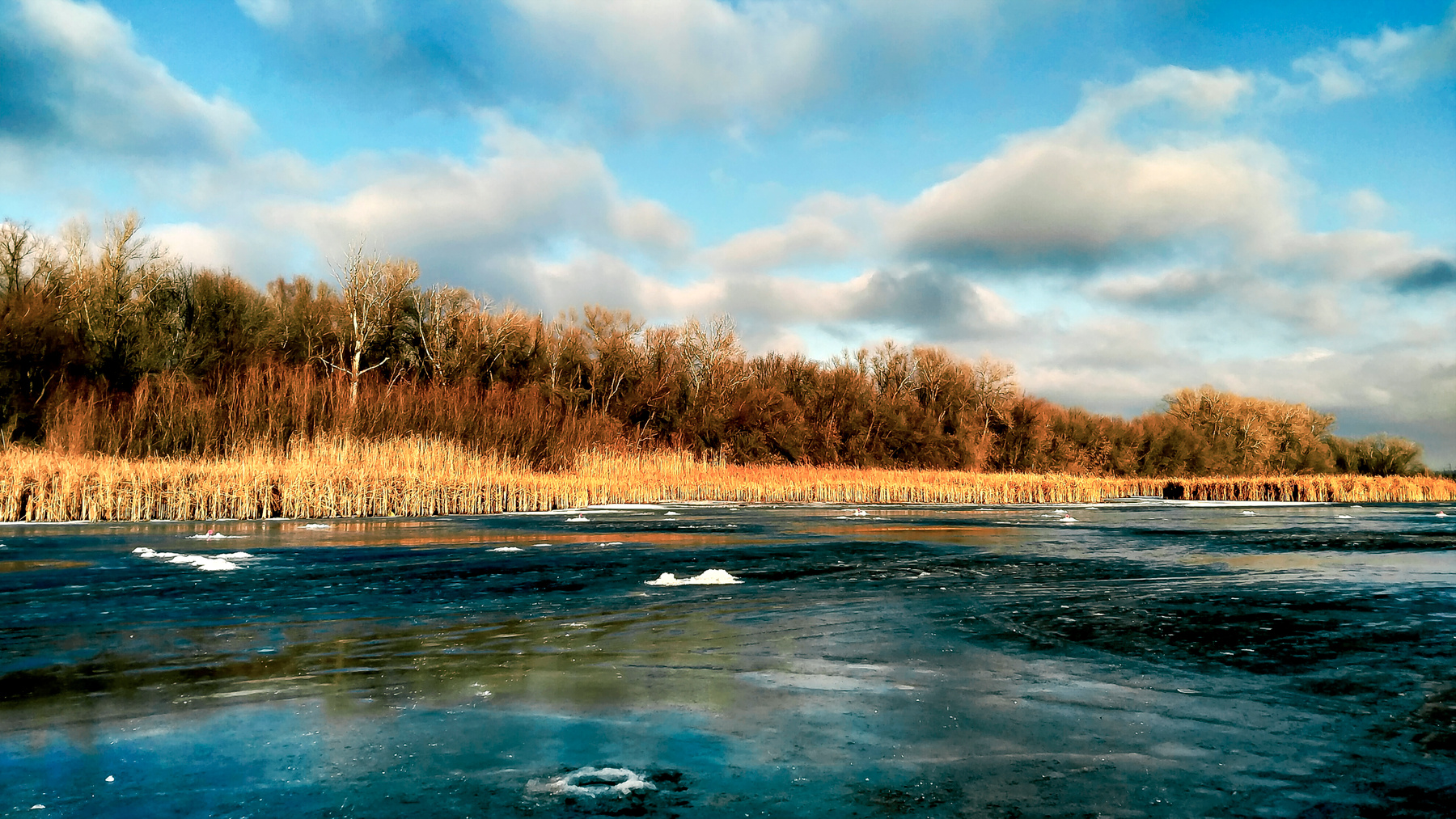 Зимнее озеро Зимняя рыбалка жерлицы озеро лёд подлёдная мормышка балансир зимние снасти