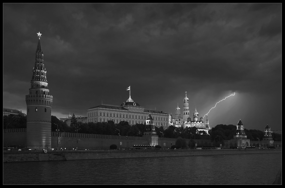 Фотография Гроза над Москвой из раздела город #3753989 - фото.сайт -  sight.photo