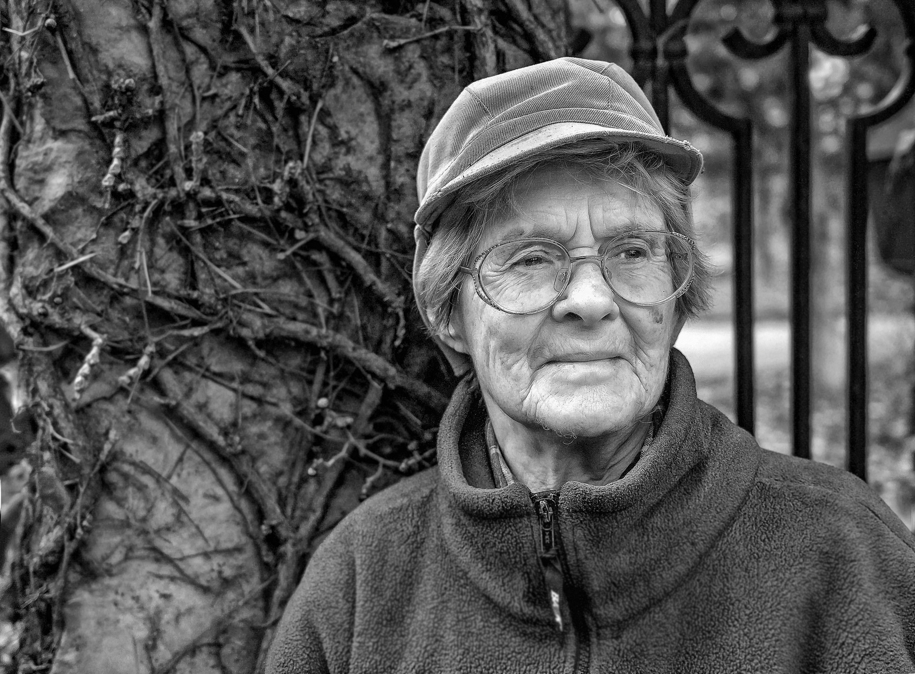 Портрет пожилой женщины 91 год Портрет монохром пожилая женщина