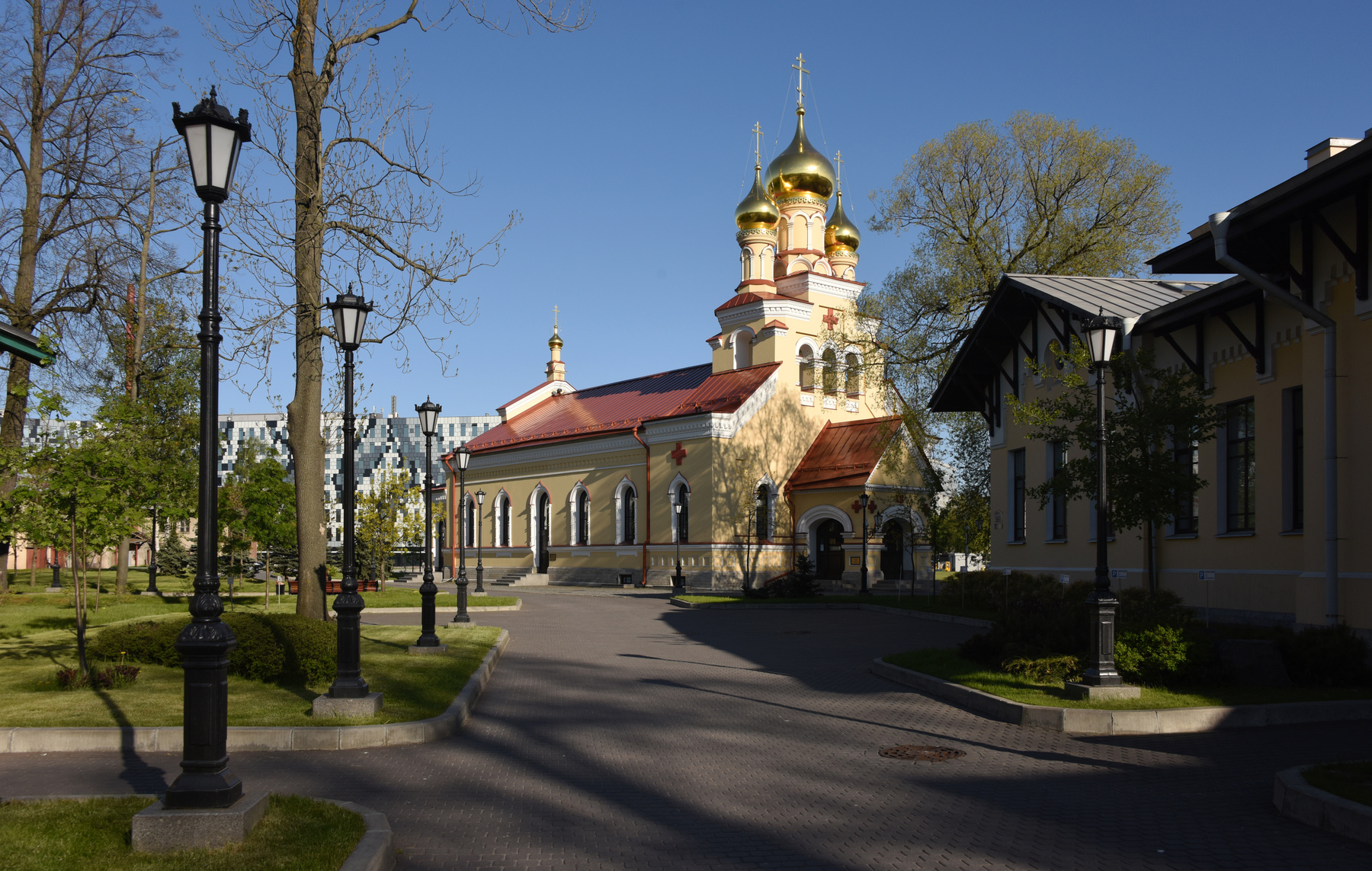 Пантелеймоновская церковь на Свердловской набережной 