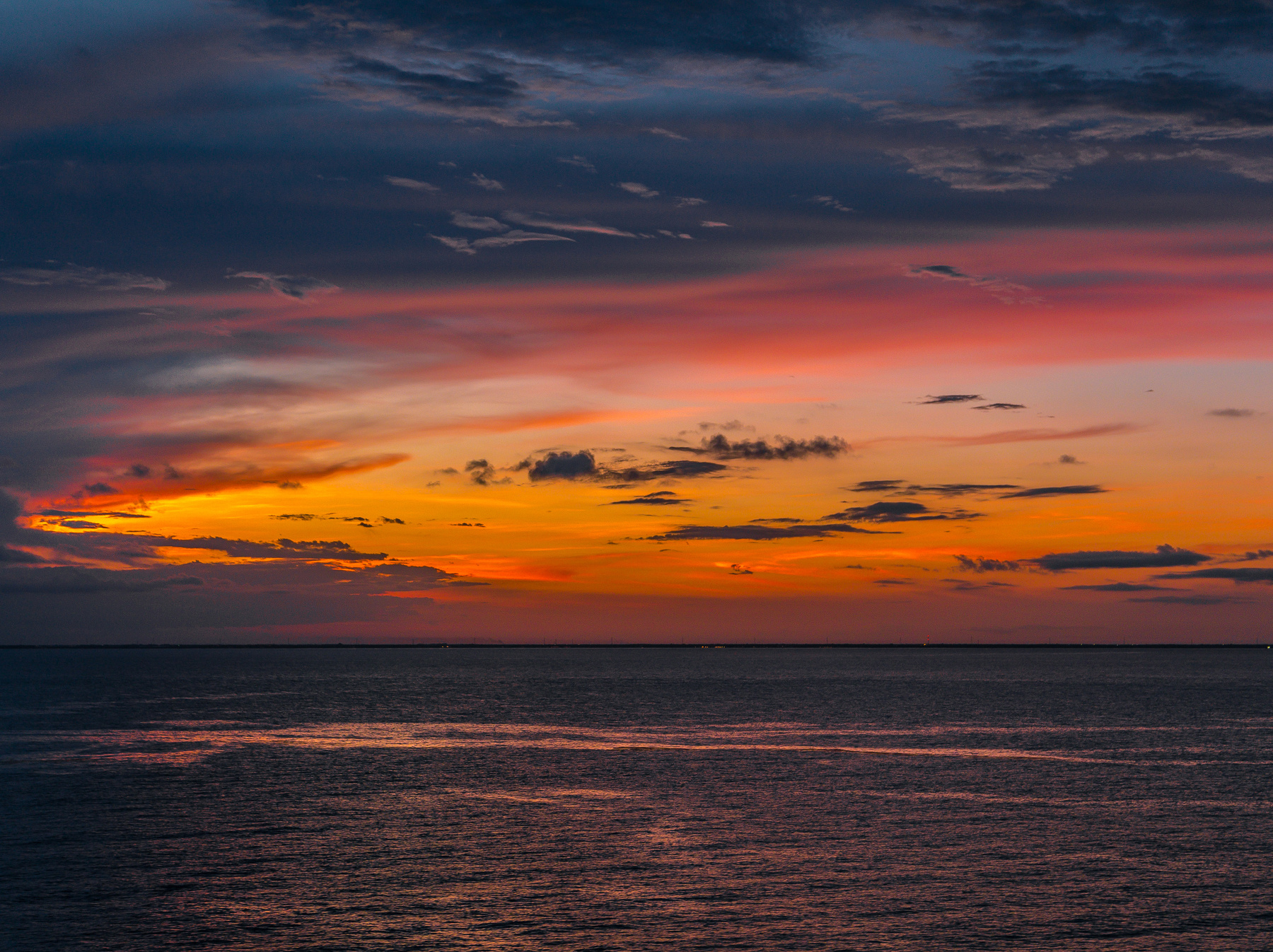 Красочный закат в океане/Sunset in the ocean 
